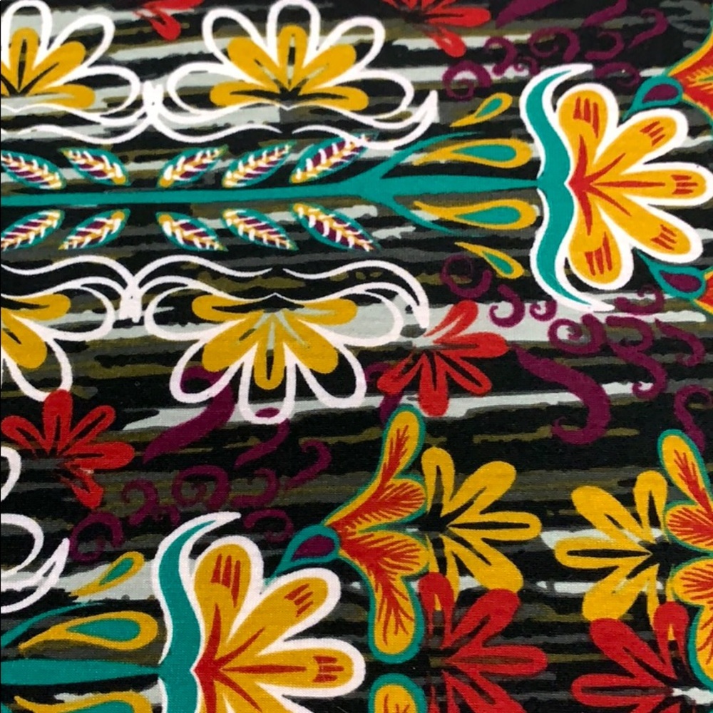 Lularoe Perfect-T - Picture 2 of 3